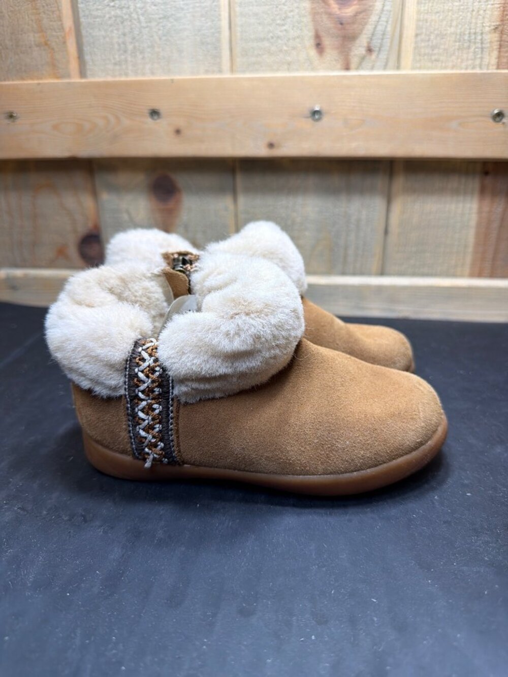 UGG Toddler Girls Size 9 Chestnut Brown Suede Fur Zip Ankle Boots Booties - Picture 1 of 10